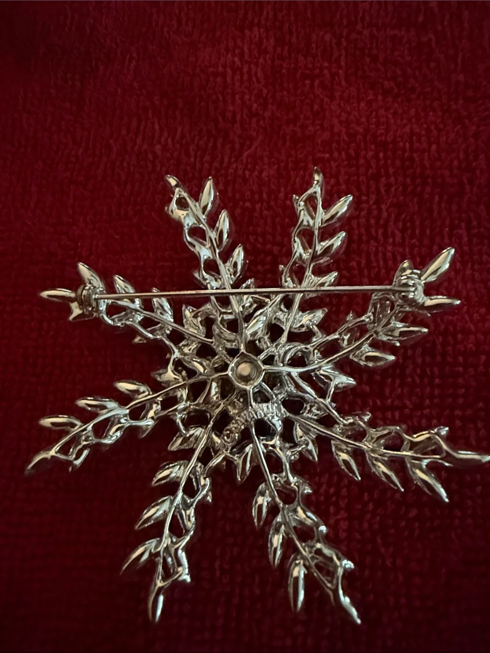 Vintage Crystal Snowflake brooch - Silver Sparkle